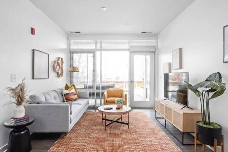 Cozysuites L Trendy 2br, Bottleworks Indy #1 Apartment Indianapolis